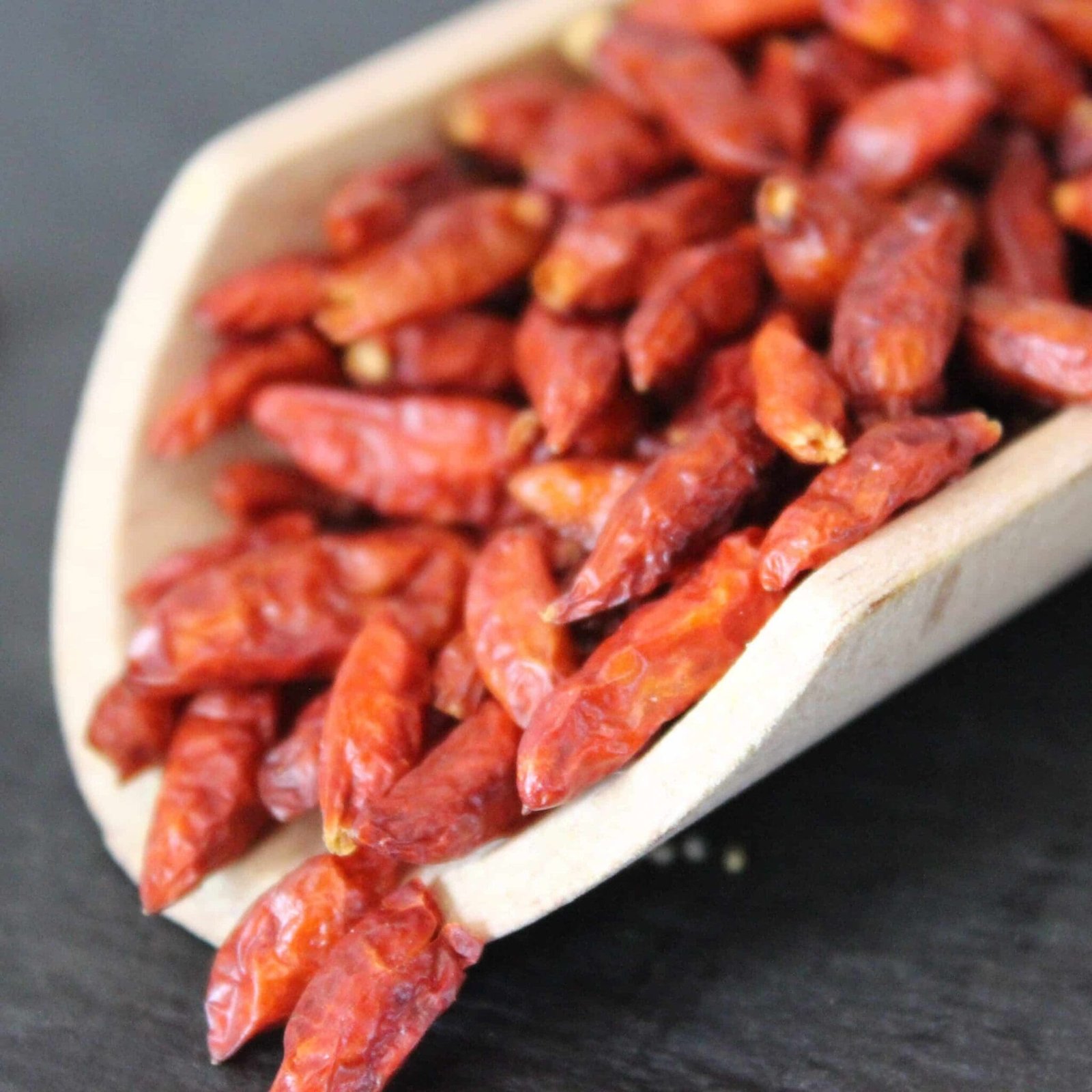 Piment oiseau ou Pili-pili rouge sec entier - Les épices curieuses