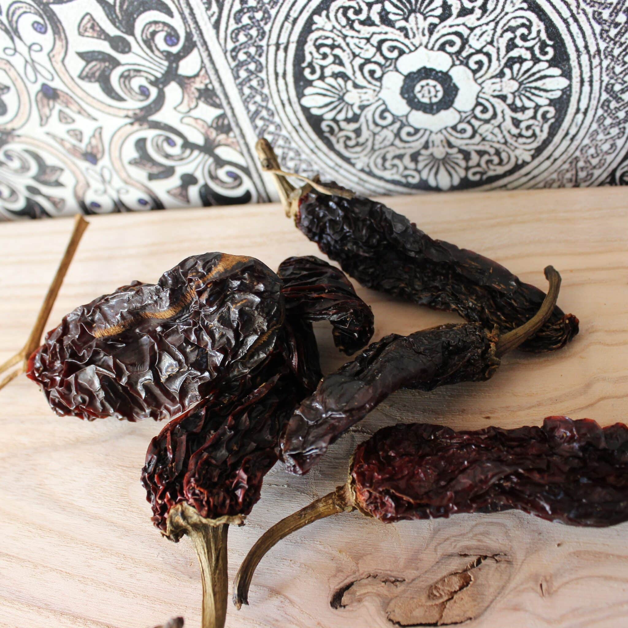 Chipotle fumé Piment entier et séché Les épices curieuses