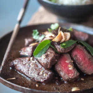Bœuf Sauté au Poivre Noir de Kampot et Gingembre - Les épices curieuses