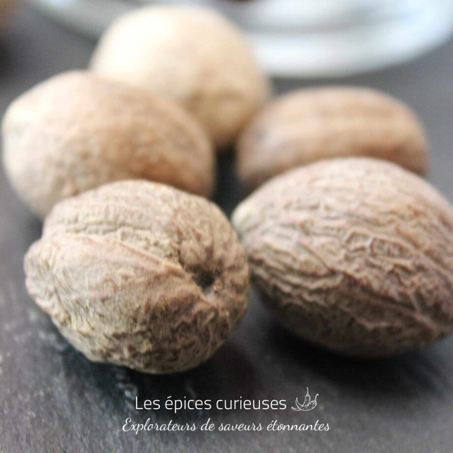 Noix de muscade de Madagascar entière - Les épices curieuses