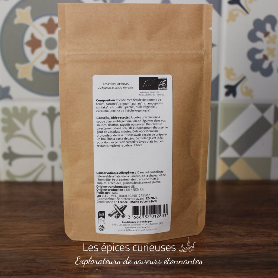 Sachet d'épices bio pour bouillon de légumes, idéal pour rehausser vos plats en un tour de main.