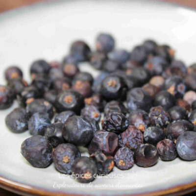Baies de genièvre entières - Les épices curieuses