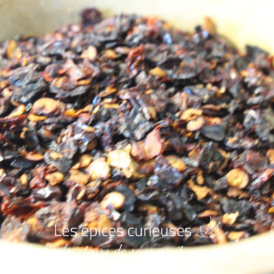 Piment Chipotle concassé : Épice Préférée Mexicaine de Haute Qualité - Les épices curieuses