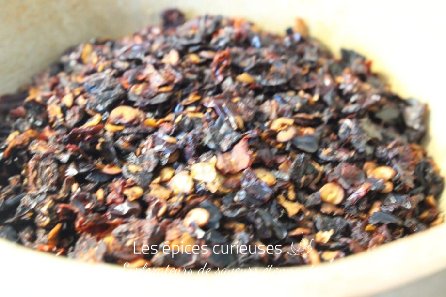 Piment Chipotle concassé : Épice Préférée Mexicaine de Haute Qualité - Les épices curieuses