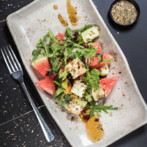 Salade d’été au melon grillé, feta, sumac et vinaigrette au miel et zaatar – fraîcheur orientale garantie- Les épices curieuses