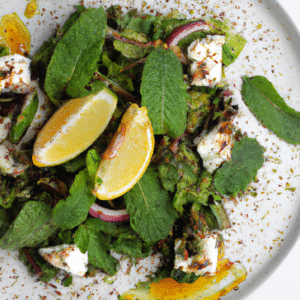 Salade tiède de pastèque grillée au sumac et zaatar, feta, menthe et citron – Recette estivale aux saveurs du Moyen-Orient- Les épices curieuses
