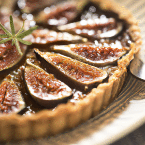 Tarte fine aux figues fraîches et au romarin, parfumée à la cannelle- Les épices curieuses