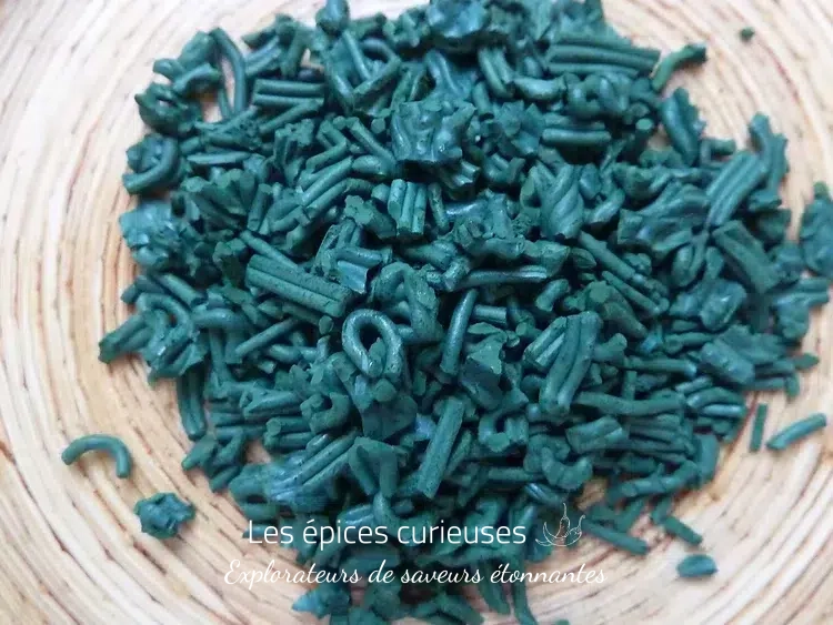 Paillettes de spiruline crue déshydratée 100g - Les épices curieuses