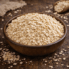 Bol de flocons d’avoine sur une table en bois rustique, parfait pour un petit-déjeuner sain et nutritif.