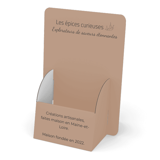 Présentoir en bois Les épices curieuses, créations artisanales du Maine-et-Loire, fondée en 2022.