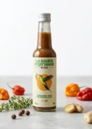Sauce piquante jamaïcaine, 100ml, ingrédients naturels : thym, gingembre, piment. Épicez vos plats!