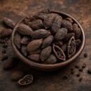 Cardamome noire entière - Les Épices Curieuses